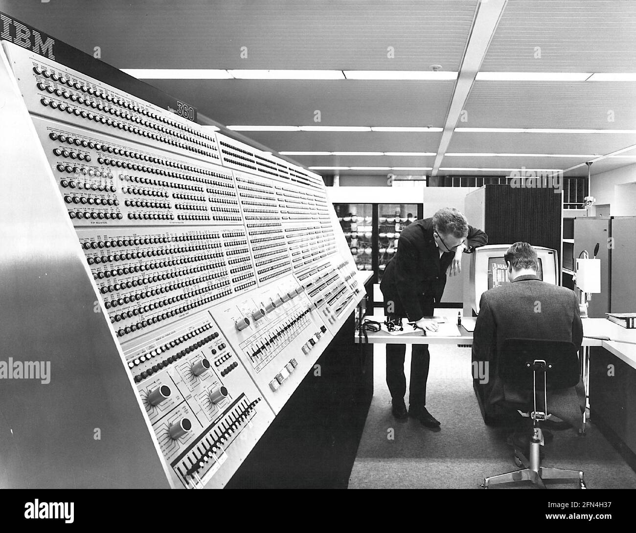 Data processing systems hires stock photography and images Alamy