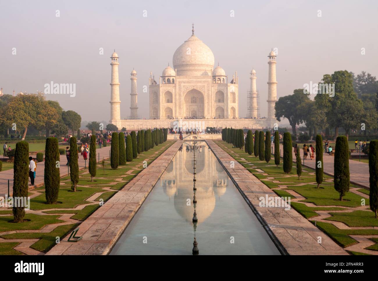 Taj Mahal ivory-white marble mausoleum on the south bank of Yamuna ...