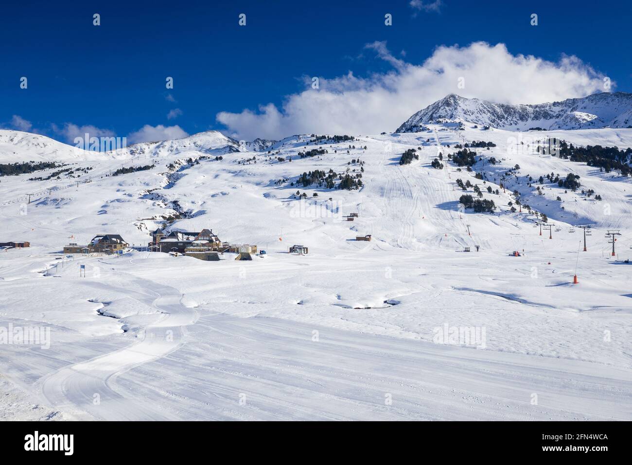 Aerial view of the snowy Plan de Beret in winter. (Aran Valley, Catalonia, Spain, Pyrenees) ESP: Vista aérea del Plan de Beret nevado en invierno Stock Photo