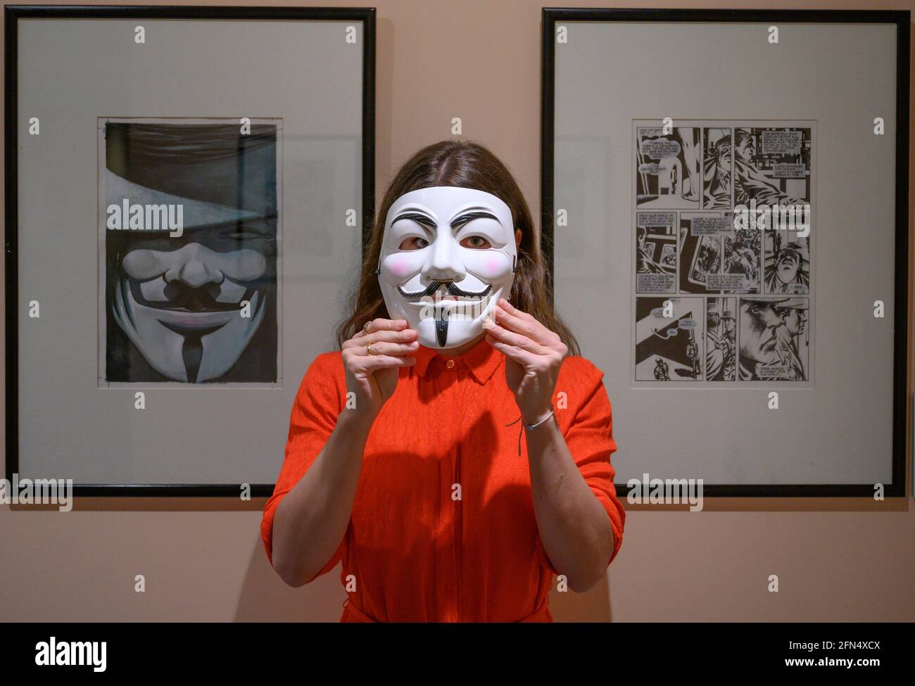 V for vendetta film symbol hi-res stock photography and images - Alamy