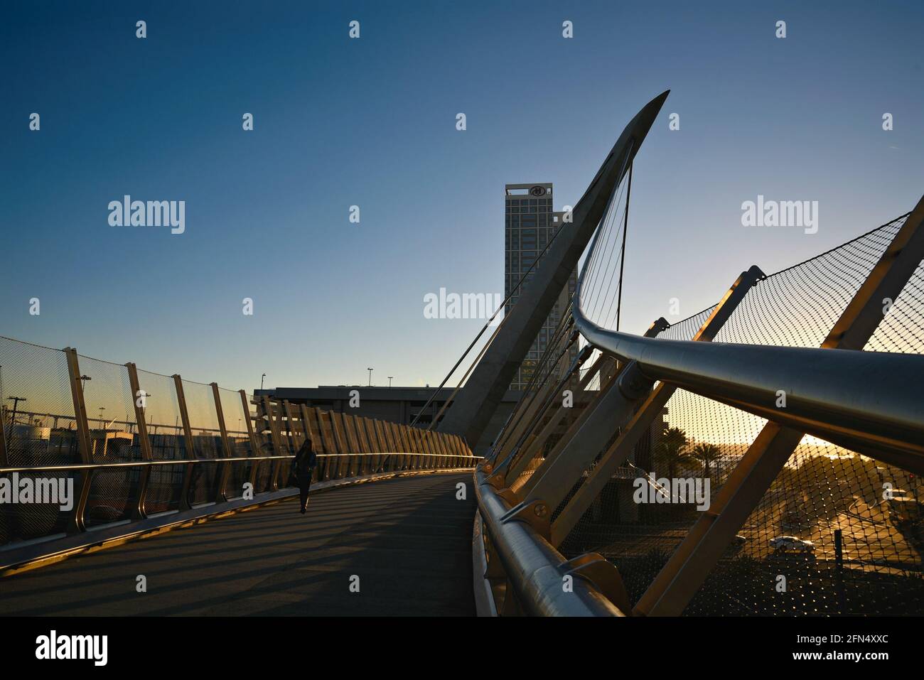 Harbor drive pedestrian bridge hires stock photography and images Alamy
