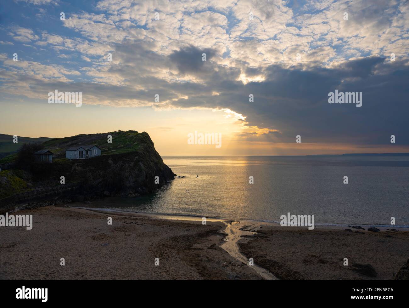 salcombe-sunset-hi-res-stock-photography-and-images-alamy