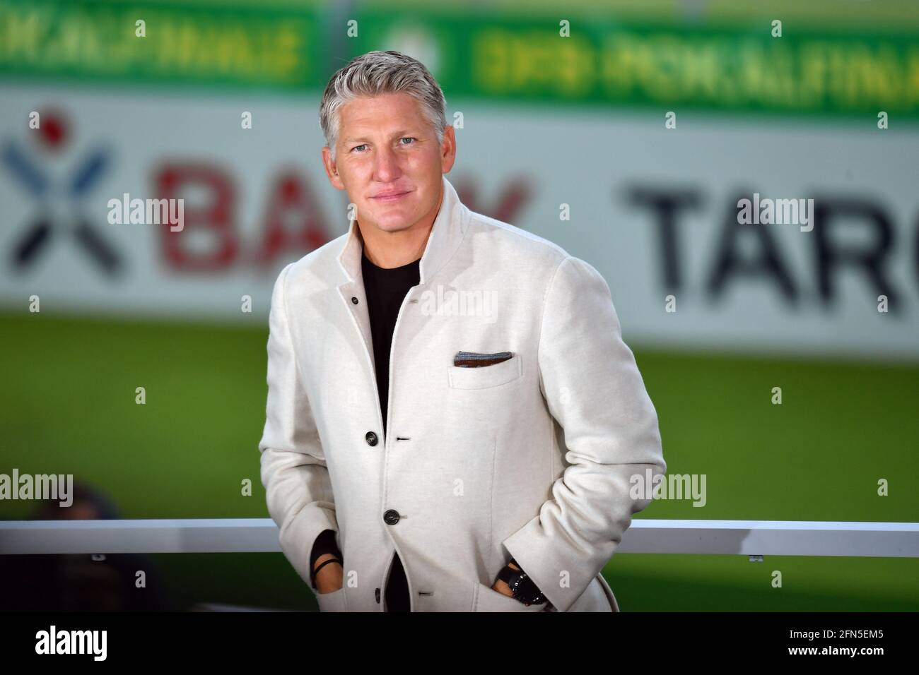 Berlin, Deutschland. 13th May, 2021. ARD football expert Bastian ...