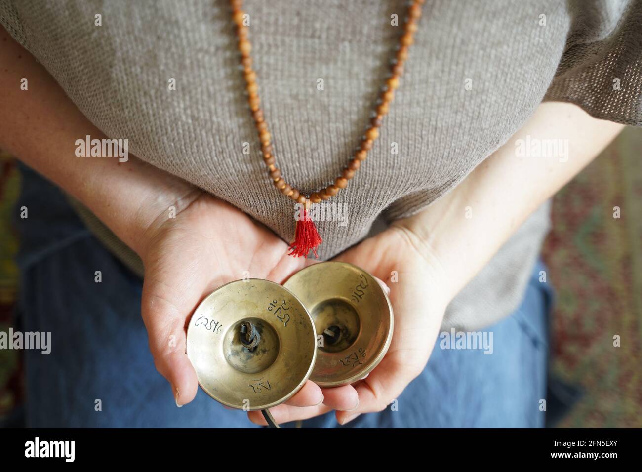 Hand drum player hires stock photography and images Alamy