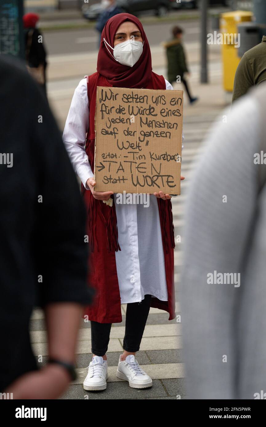 Solingen, Germany. 14th May, 2021. A participant in a rally against hate and against the resurgence of anti-Semitism holds a cardboard sign. Credit: Henning Kaiser/dpa/Alamy Live News Stock Photo