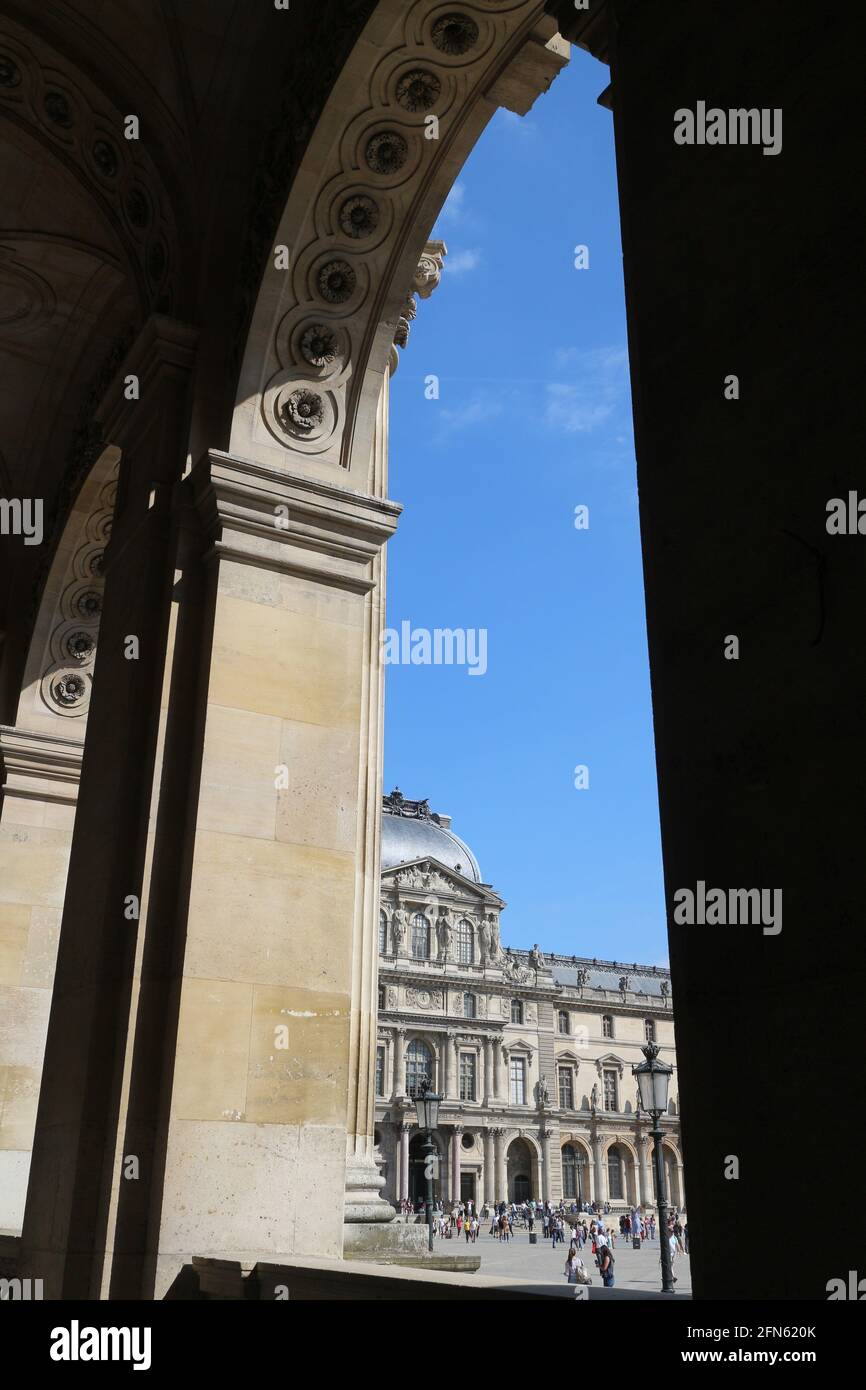 Le Louvres Museum - Sully Aisle - Paris - France Stock Photo - Alamy