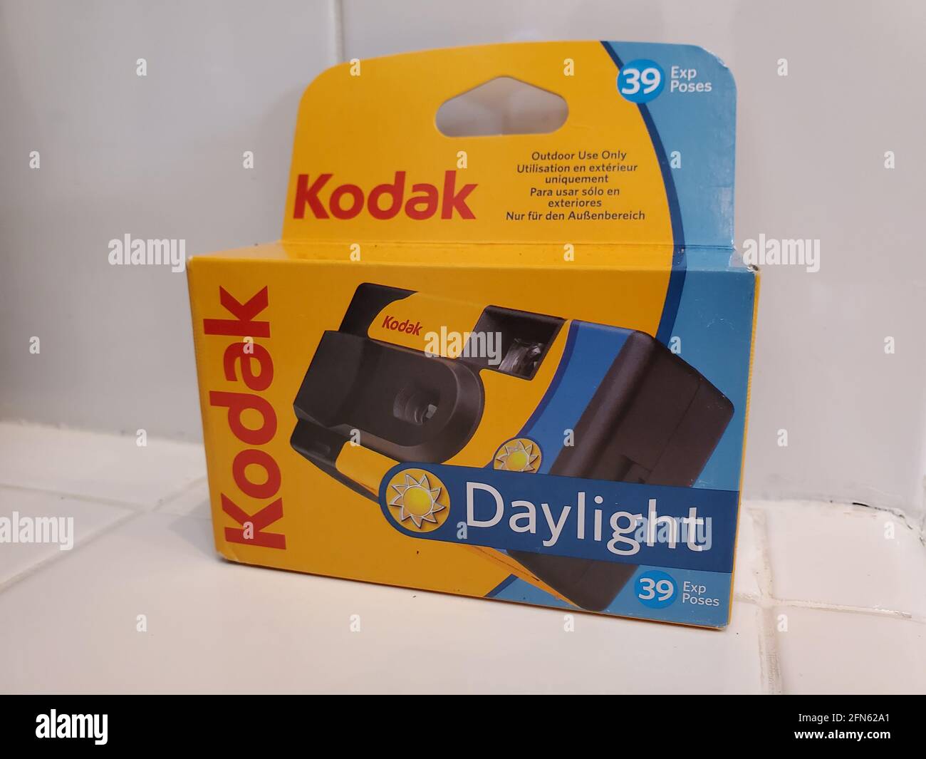 Close-up of a Kodak Daylight ISO 800 disposable camera box, sitting on a  tiled countertop in a home in Walnut Creek, California, January 7, 2021  Stock Photo - Alamy