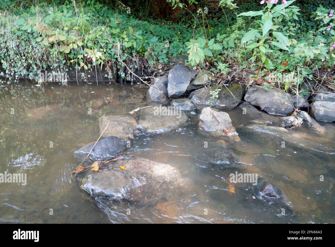 Rough river lake hi-res stock photography and images - Alamy