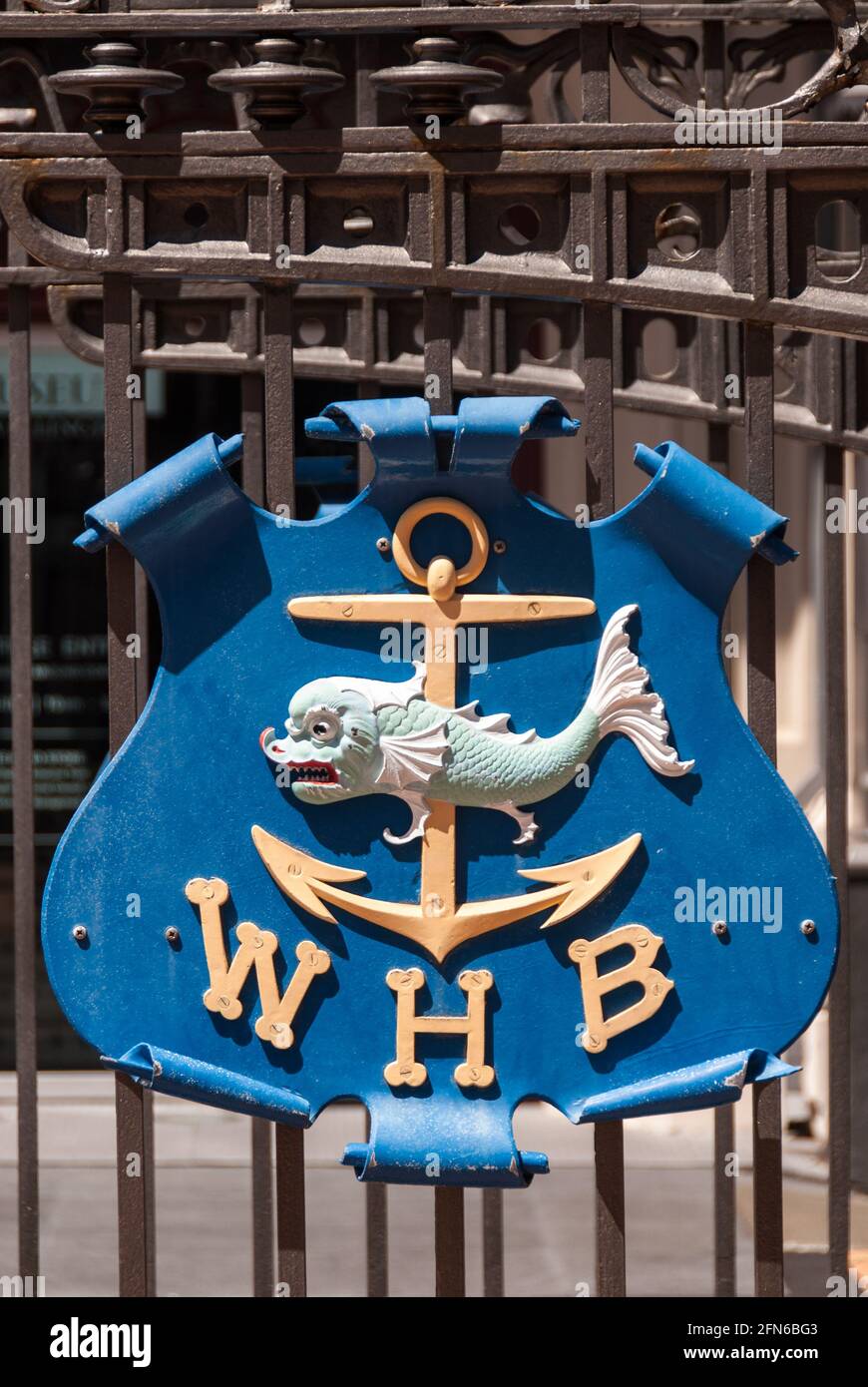 Wappenschild des 1880 gegründeten Hafenbetriebs von Wellington, Neuseeland - Emblem of Wellington Harbour Board, founded in 1880. Stock Photo