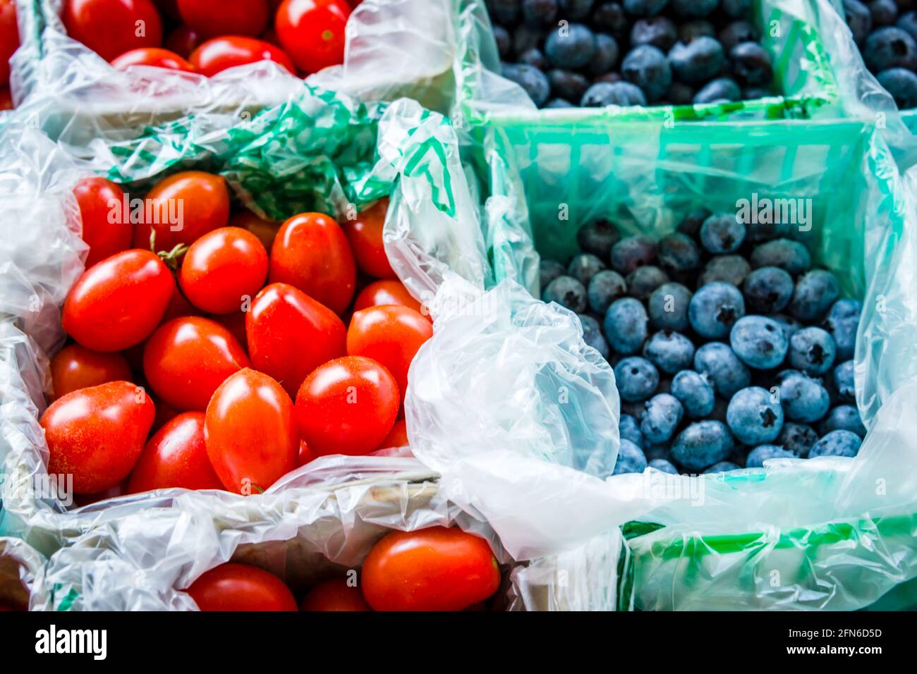 Georgia on My Mind - Union County Farmers Market - Baby Tomatoes & Blueberries Stock Photo