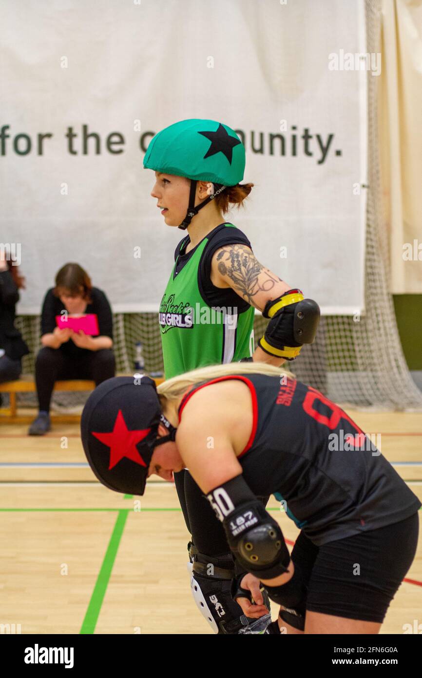 Wirral jammer in black and Auld Reekie jammer in green wait for the