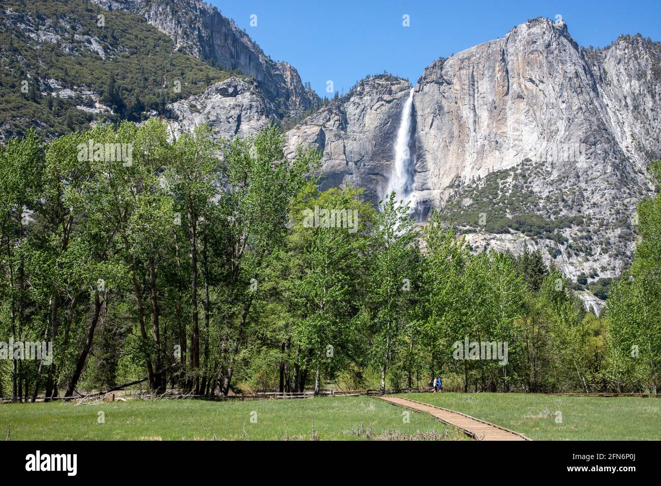 Mountains of yosemite national park hi-res stock photography and images ...