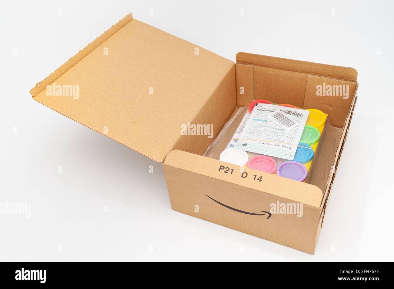 Amazon Box Open High Resolution Stock Photography and Images - Alamy