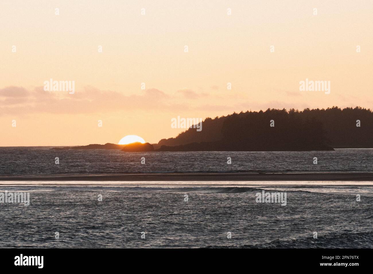 Beautiful clear golden sunset hi-res stock photography and images - Alamy
