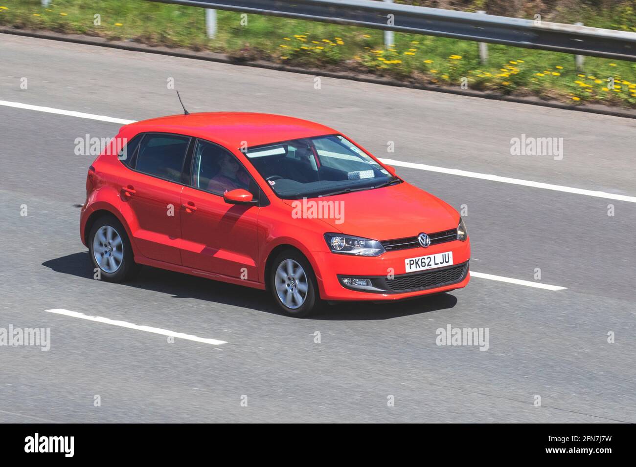 Auto, VW Volkswagen Polo 1.4 TDI, kleine ca., Limousine, Silber, Bj. 2002-,  Innenansicht, Innenraum Ansicht, Cockpit, Tech Stockfotografie - Alamy