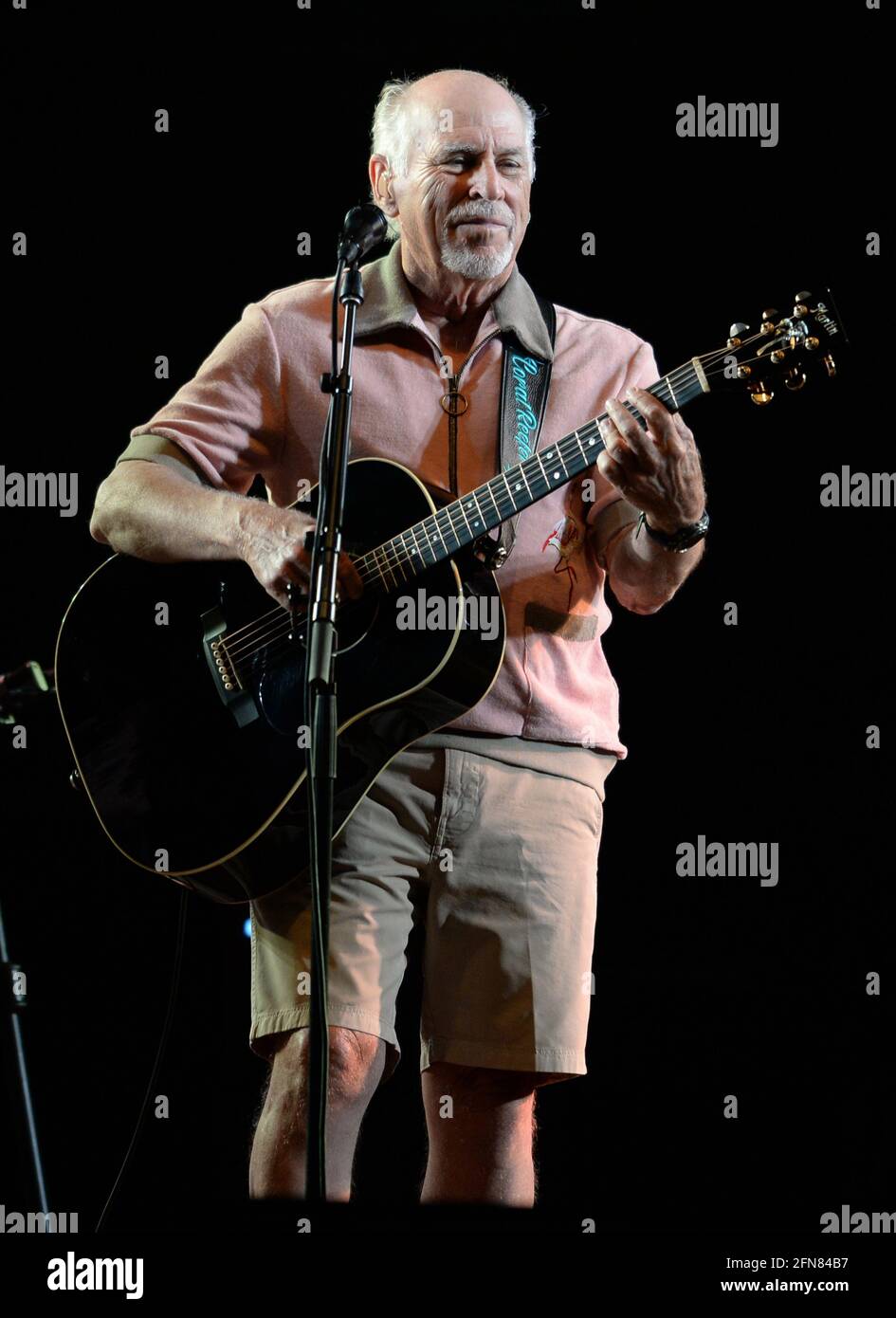 Jimmy Buffett performing live on tour in 2021