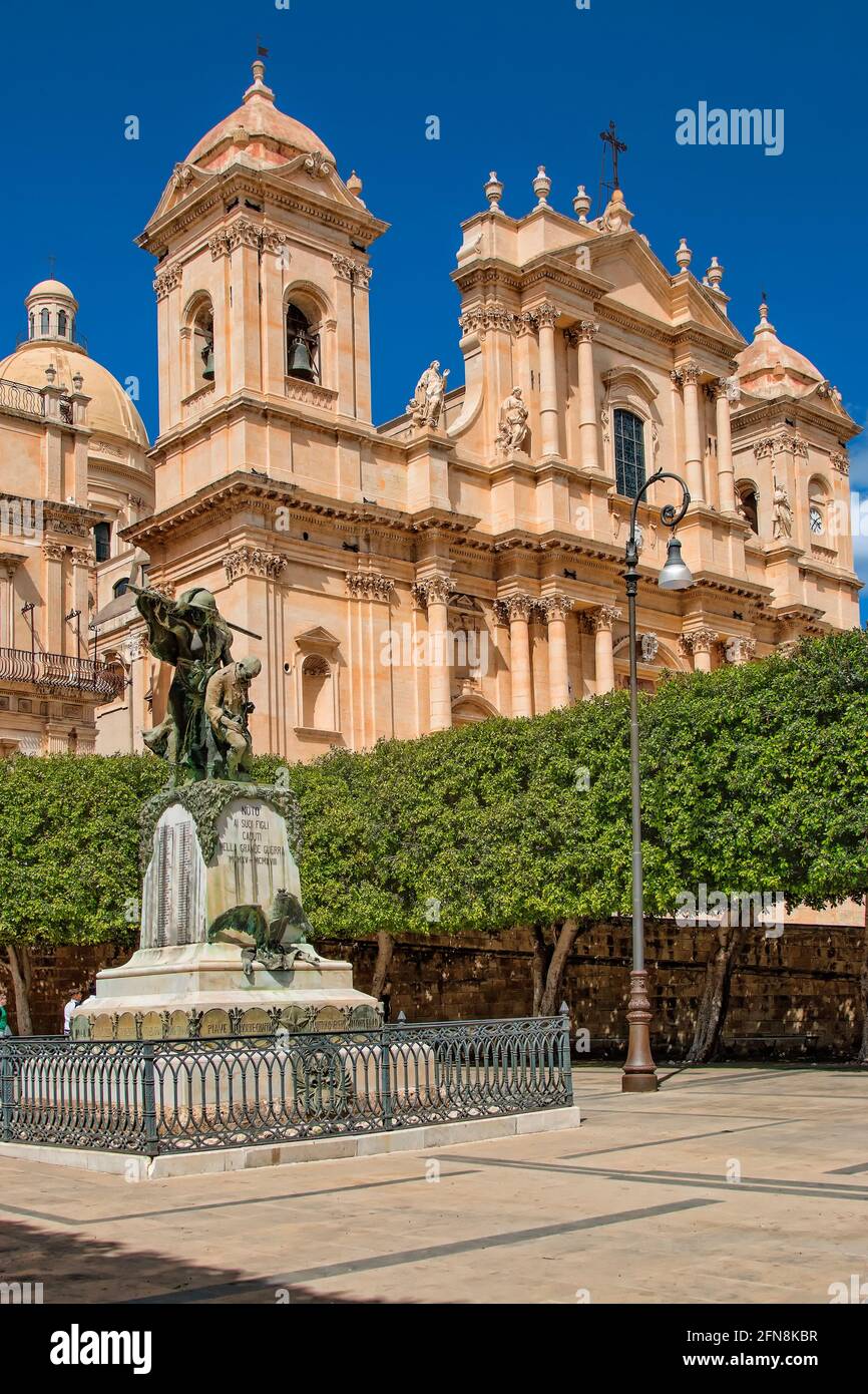 Cathedral of noto hi-res stock photography and images - Alamy