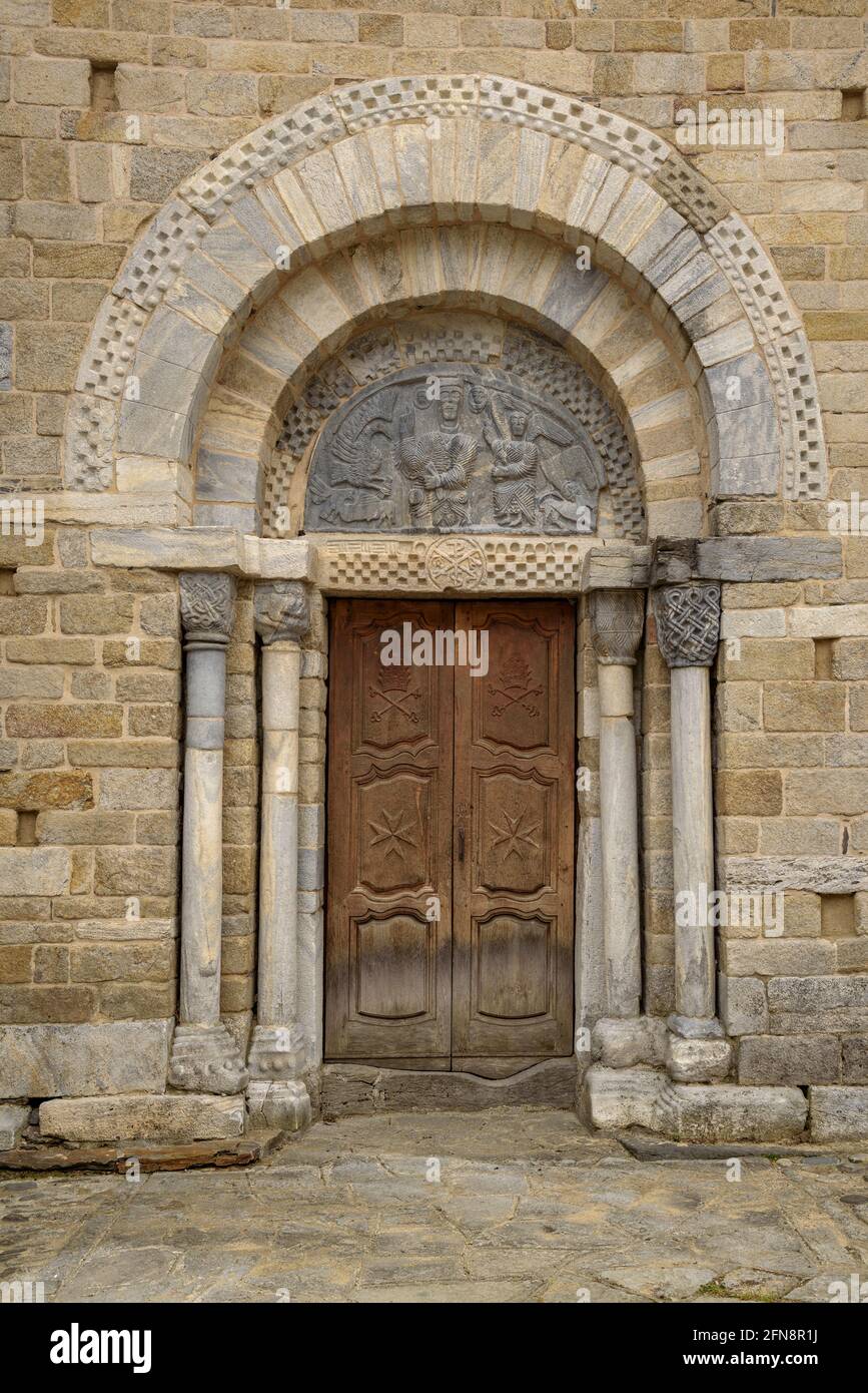 Exterior of the Purification Church of Bossòst (Aran Valley, Catalonia, Spain, Pyrenees) ESP: Exterior de la iglesia de la Purificación de Bossòst Stock Photo