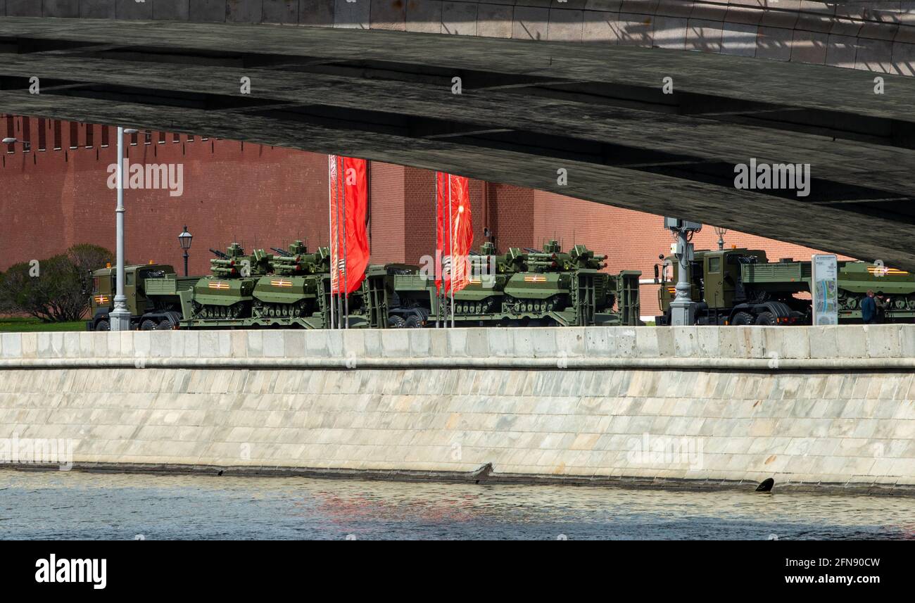 May 7, 2021, Moscow, Russia. Uran-9 multi-functional robotic combat complexes (RTK) on the Kremlin Embankment in Moscow. Stock Photo