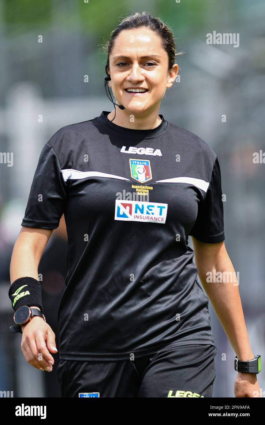 Football ladies team group hi-res stock photography and images - Page 2 -  Alamy