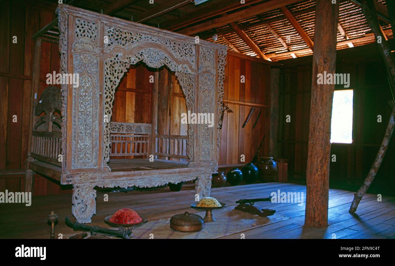 Malaysia/Borneo: Iban Headhunter interior design in a typical  long house in the rain forest of Sarawak Stock Photo