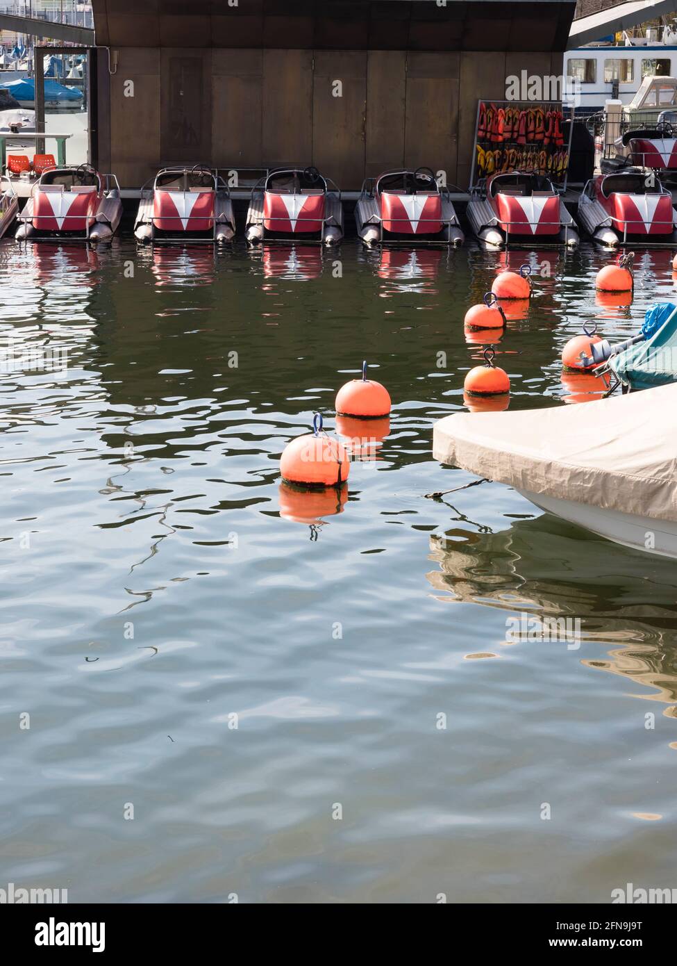 Lake zurich pedalo hires stock photography and images Alamy