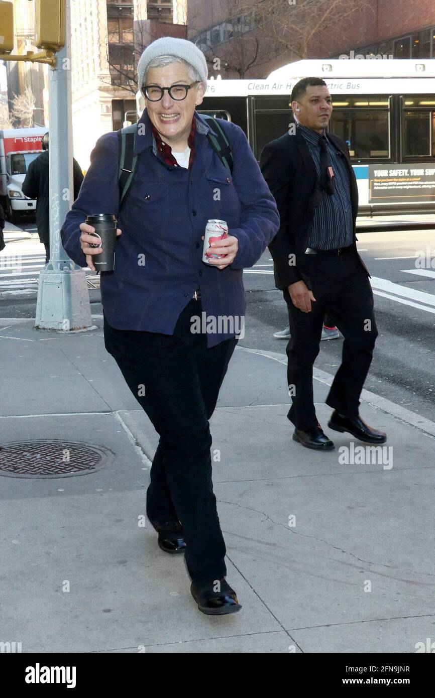 New York - NY - 20200115 Abby McEnany carries two drinks in her hand