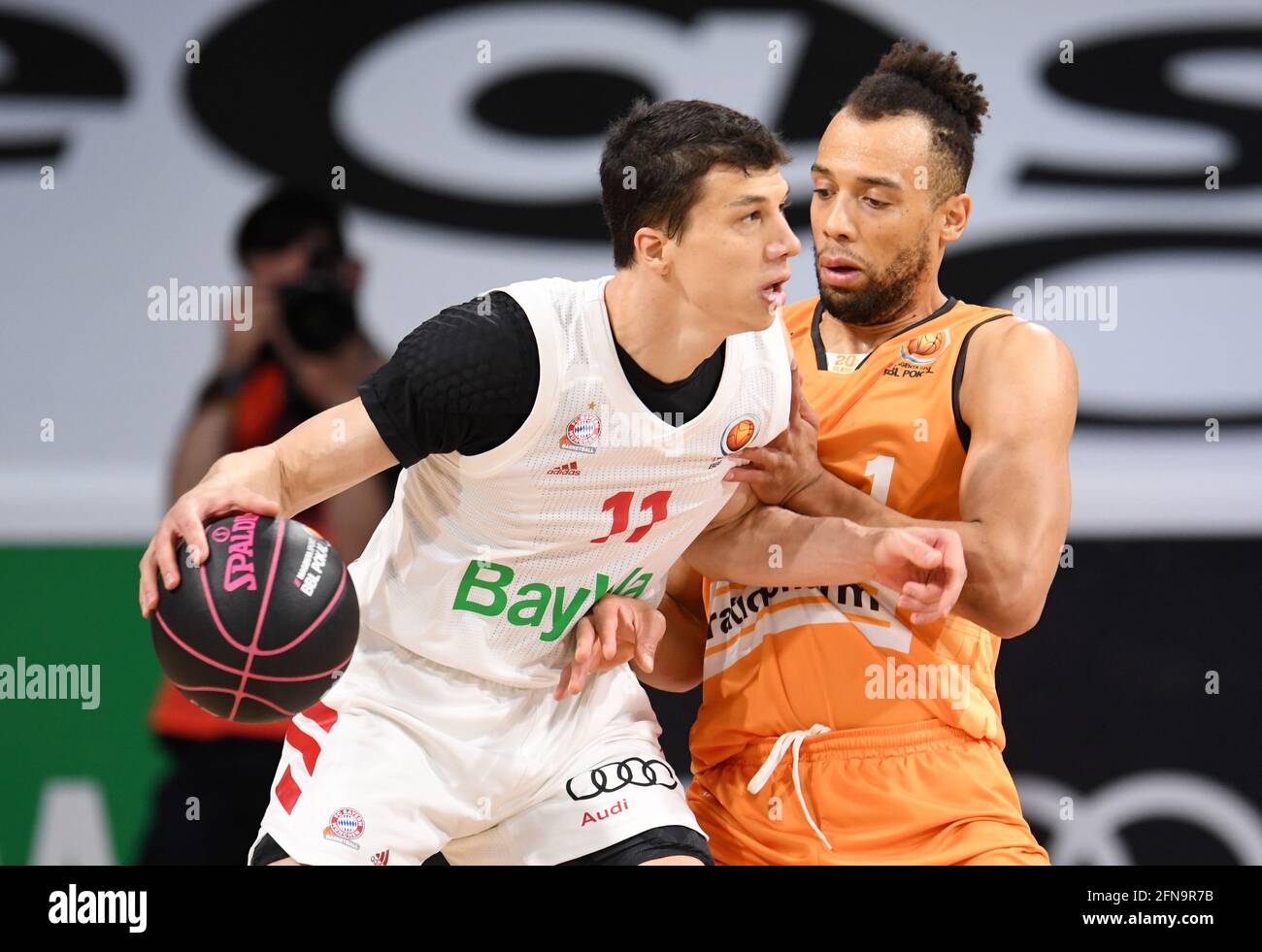 Munich, Germany. 15th May, 2021. Basketball: BBL Cup, ratiopharm Ulm - FC  Bayern München, Final Four, semi-final at the Audi Dome. Vladimir Lucic (l)  of Bayern Munich and Demitrius Conger of Ulm.
