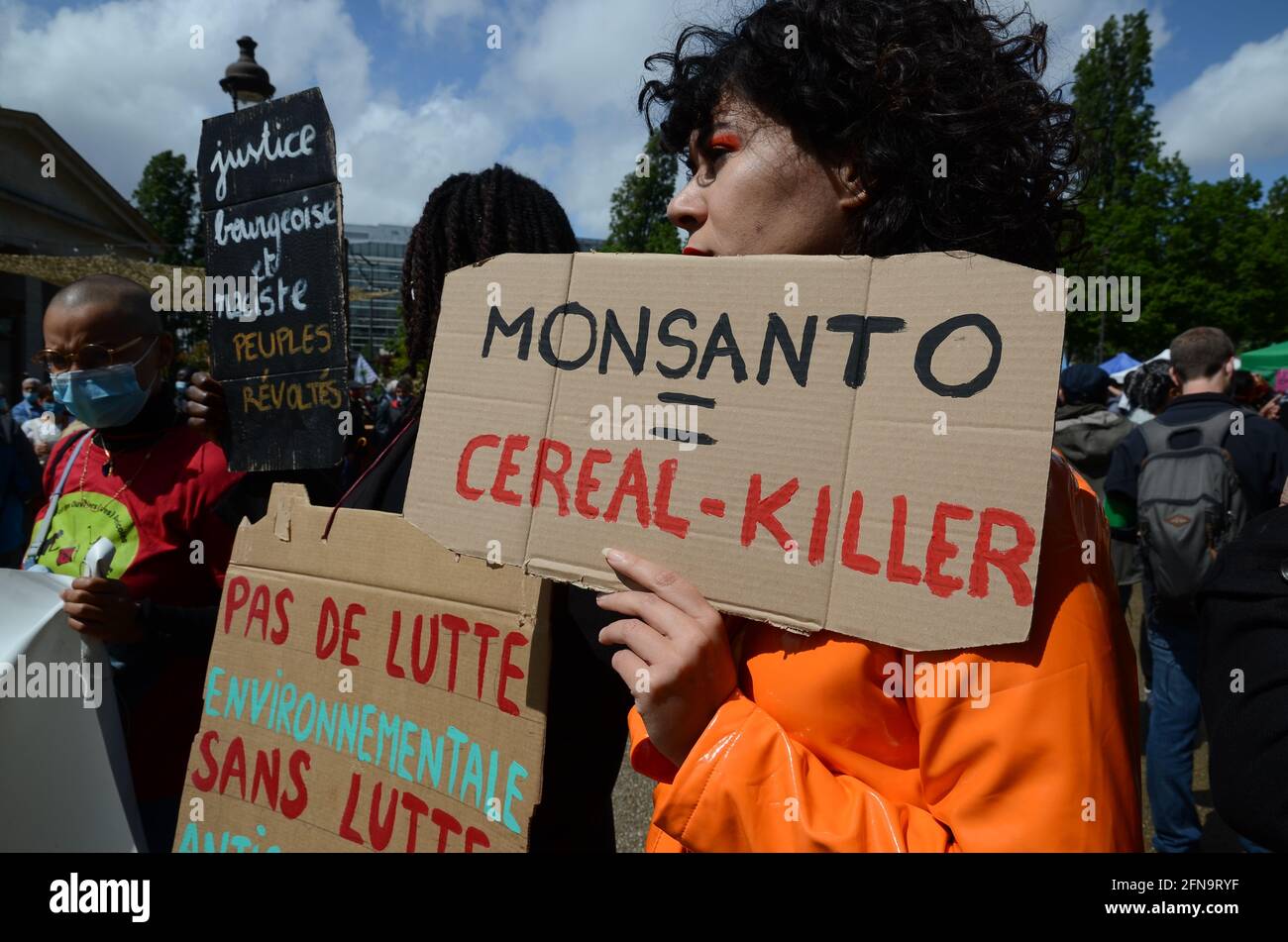 World day against Monsanto-bayer and agrochemicals, several hundred people demonstrated from the place stalingrad in Paris Stock Photo