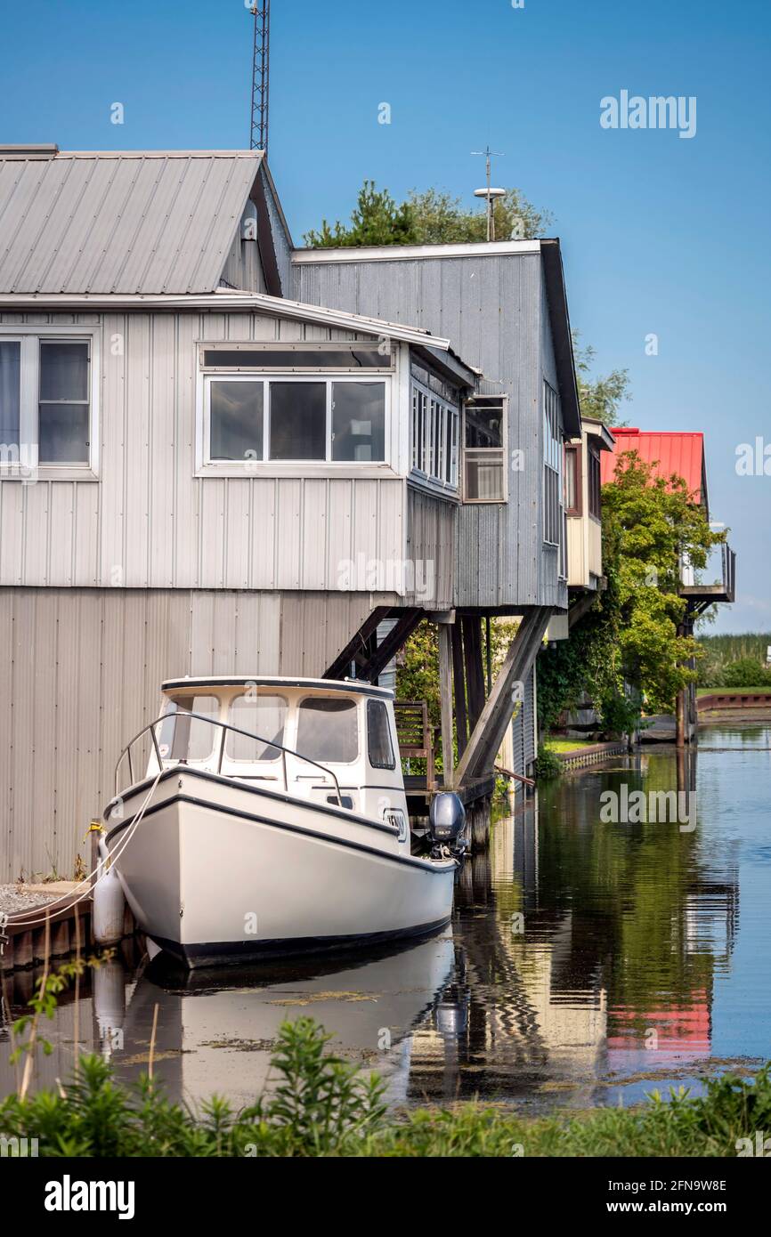 Houses by the water on Lake Erie, Ontario, Canada Stock Photo