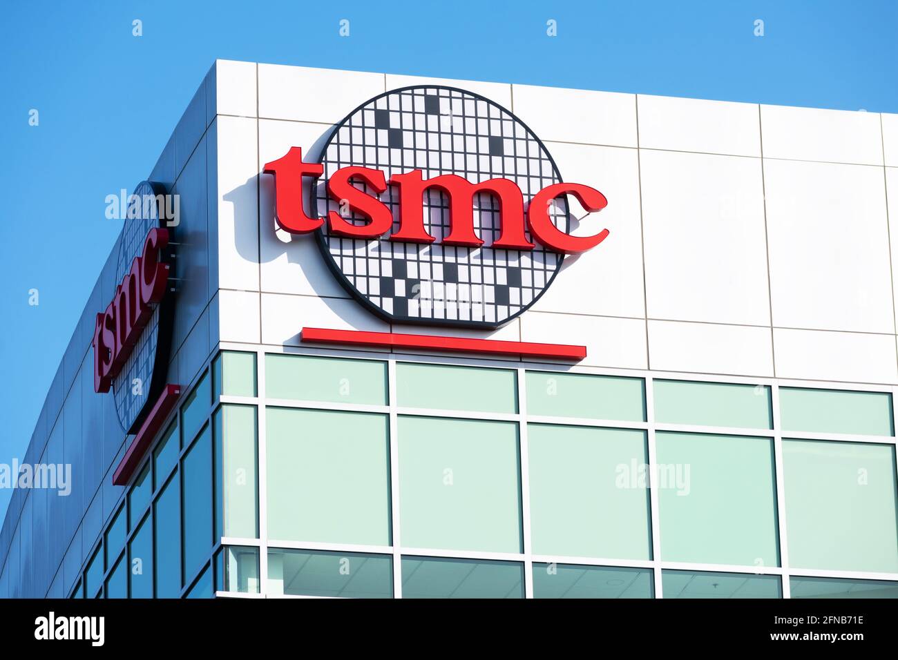 TSMC sign logo on headquarters in Silicon Valley of Taiwan Semiconductor  Manufacturing Company - San Jose, California, USA - 2021 Stock Photo - Alamy