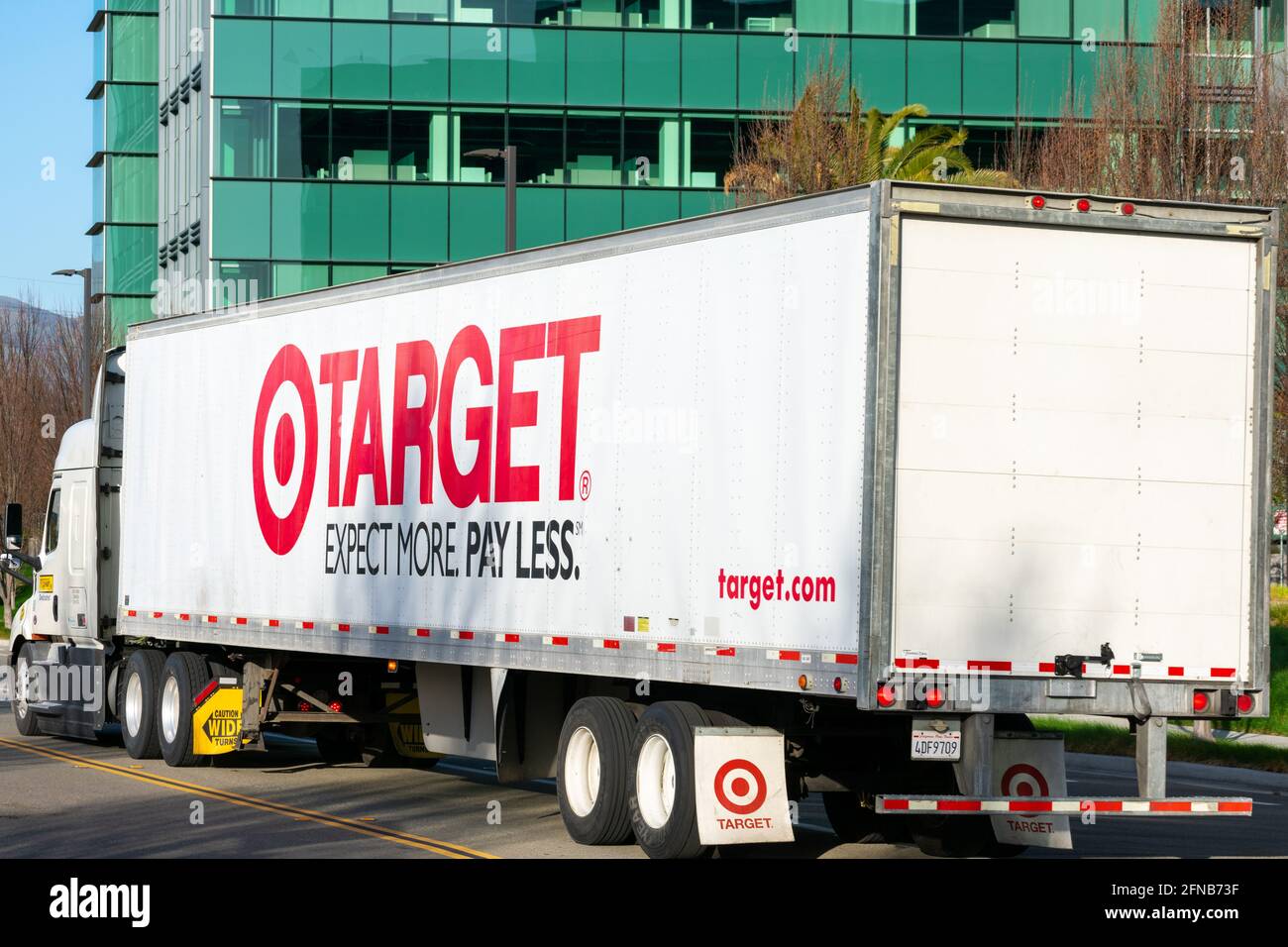 Semi truck icon hires stock photography and images Alamy