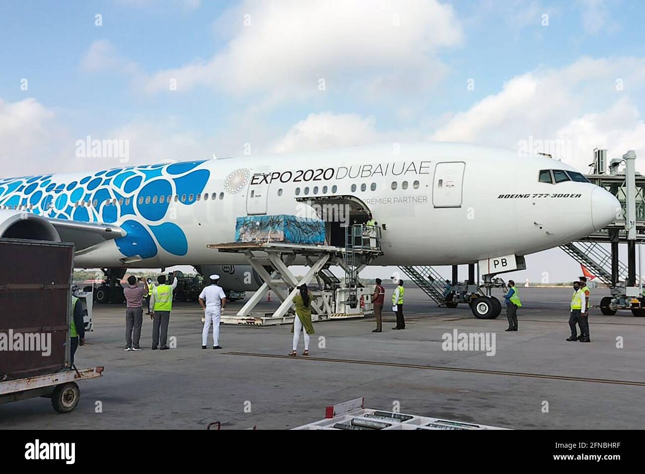 Hyderabad, India. 16th May, 2021. Unloading a plane that ...
