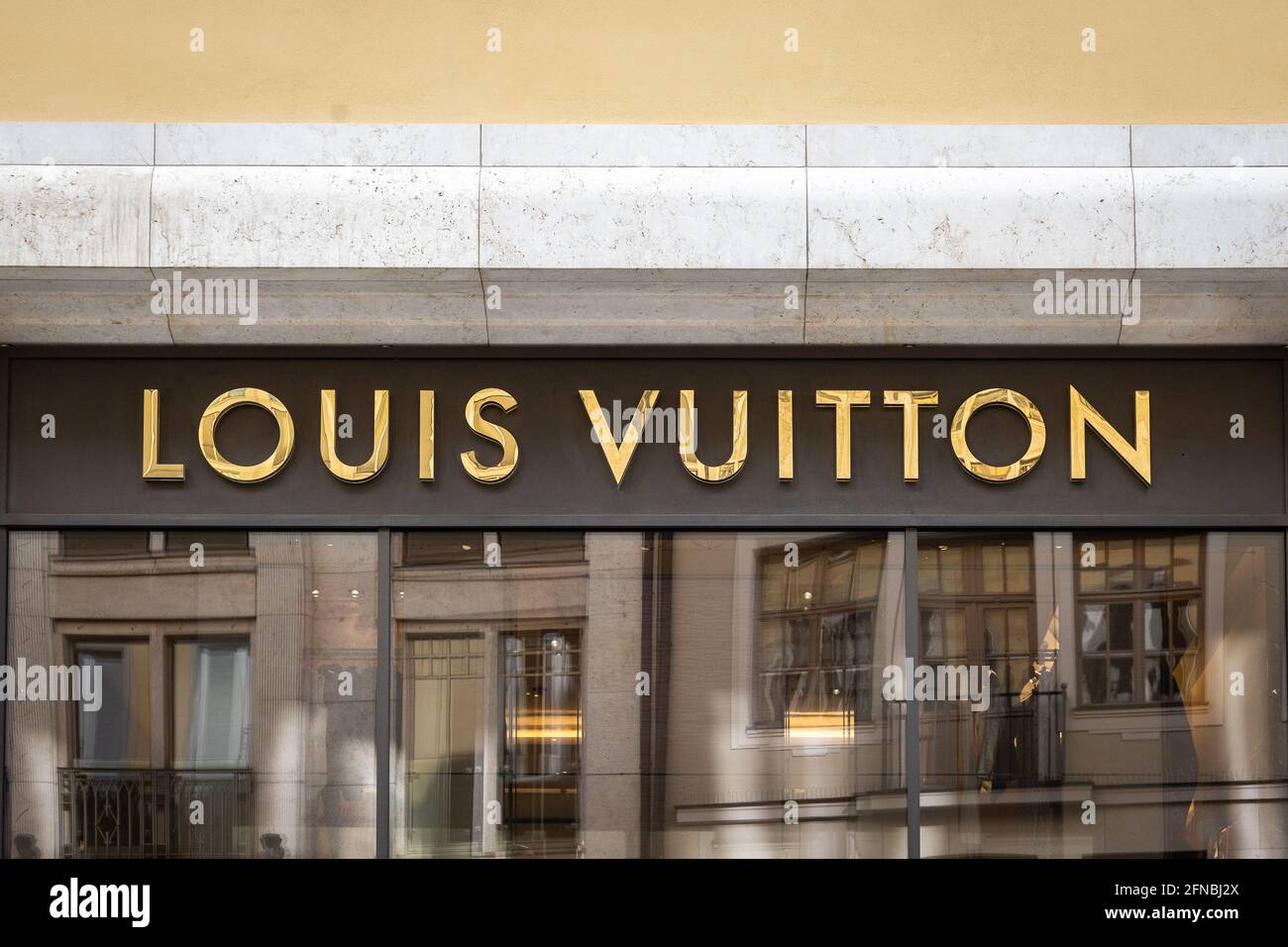 The Louis Vuitton store in the Centro Comercial Sambil Stock Photo - Alamy