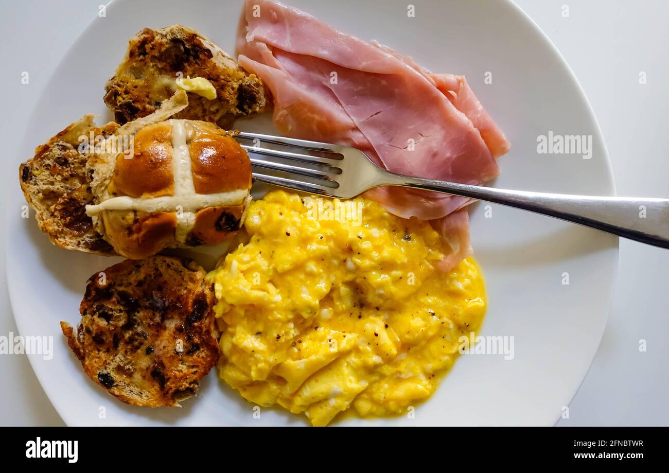 Overhead view scrambled eggs hi-res stock photography and images - Alamy
