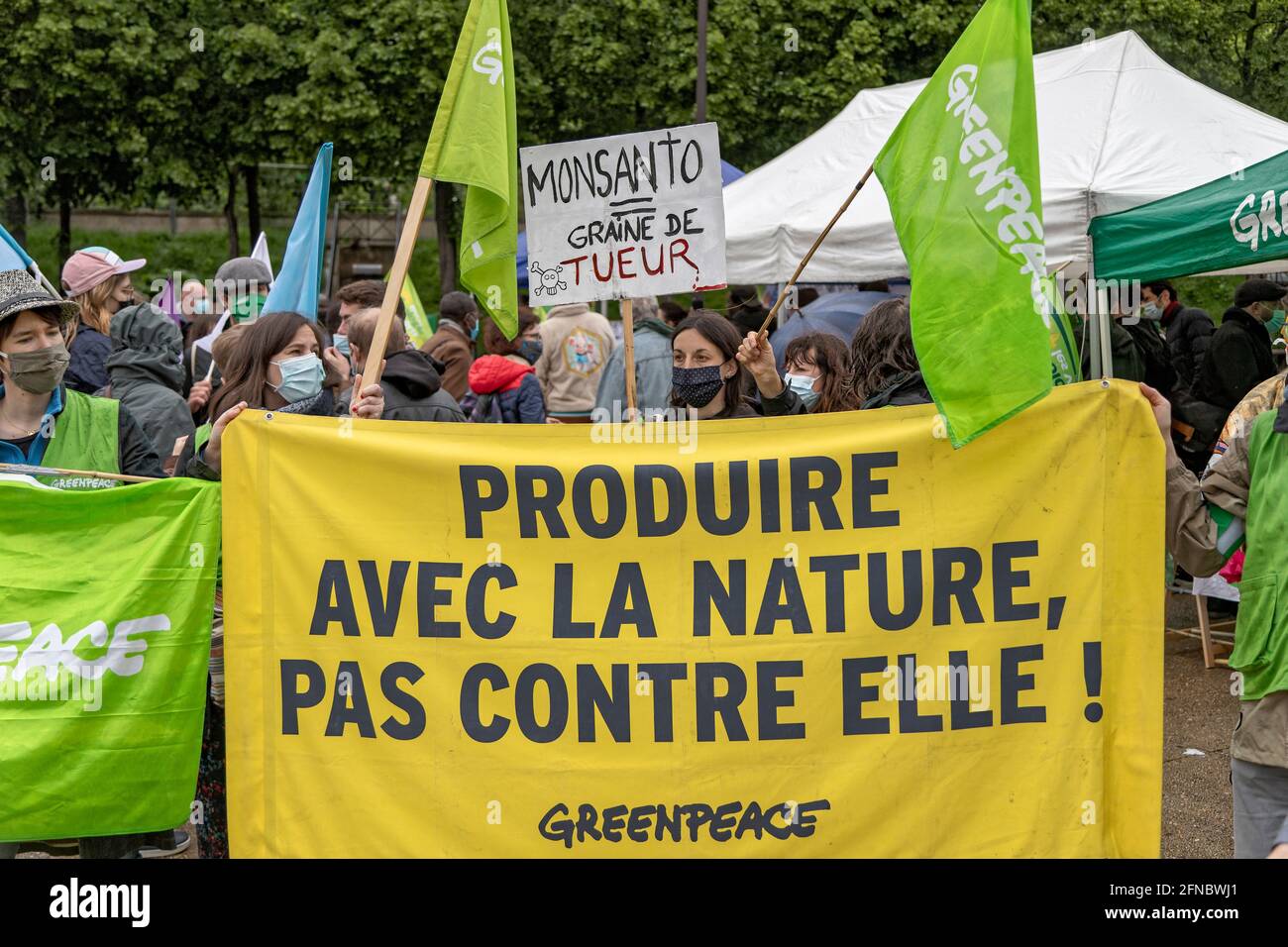 Paris, France. 15th May, 2021. Greenpeace attends the ninth edition of the international march against Monsanto-Bayer and stop agrochemical lobbies Stock Photo