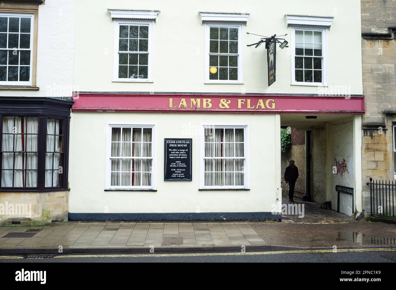 The Lamb and Flag pub, St Giles, Oxford, has been forced to close its doors following the coronavirus pandemic Stock Photo