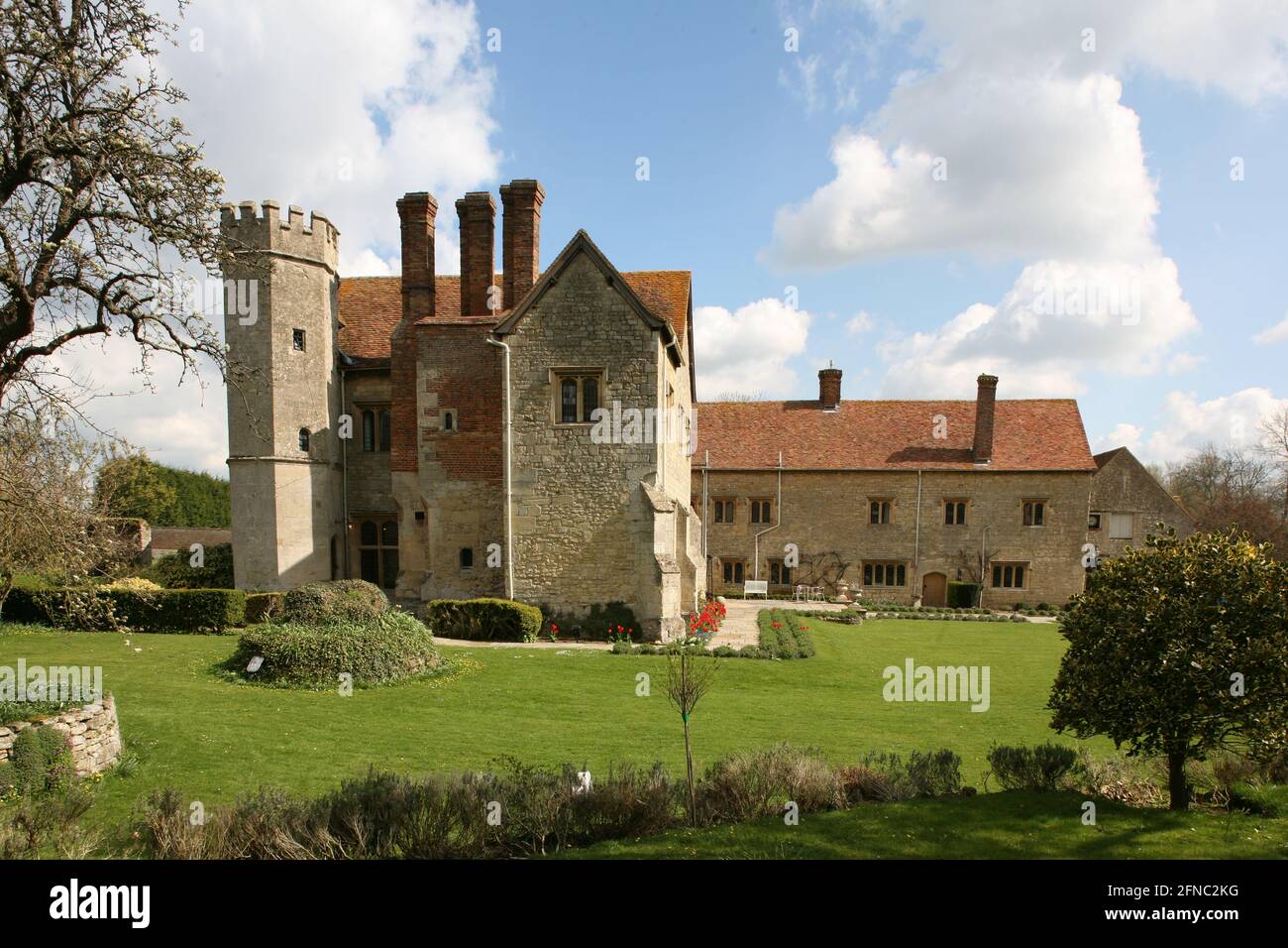 Notley Abbey Buckinghamshire Abbot s Lodging and Later House
