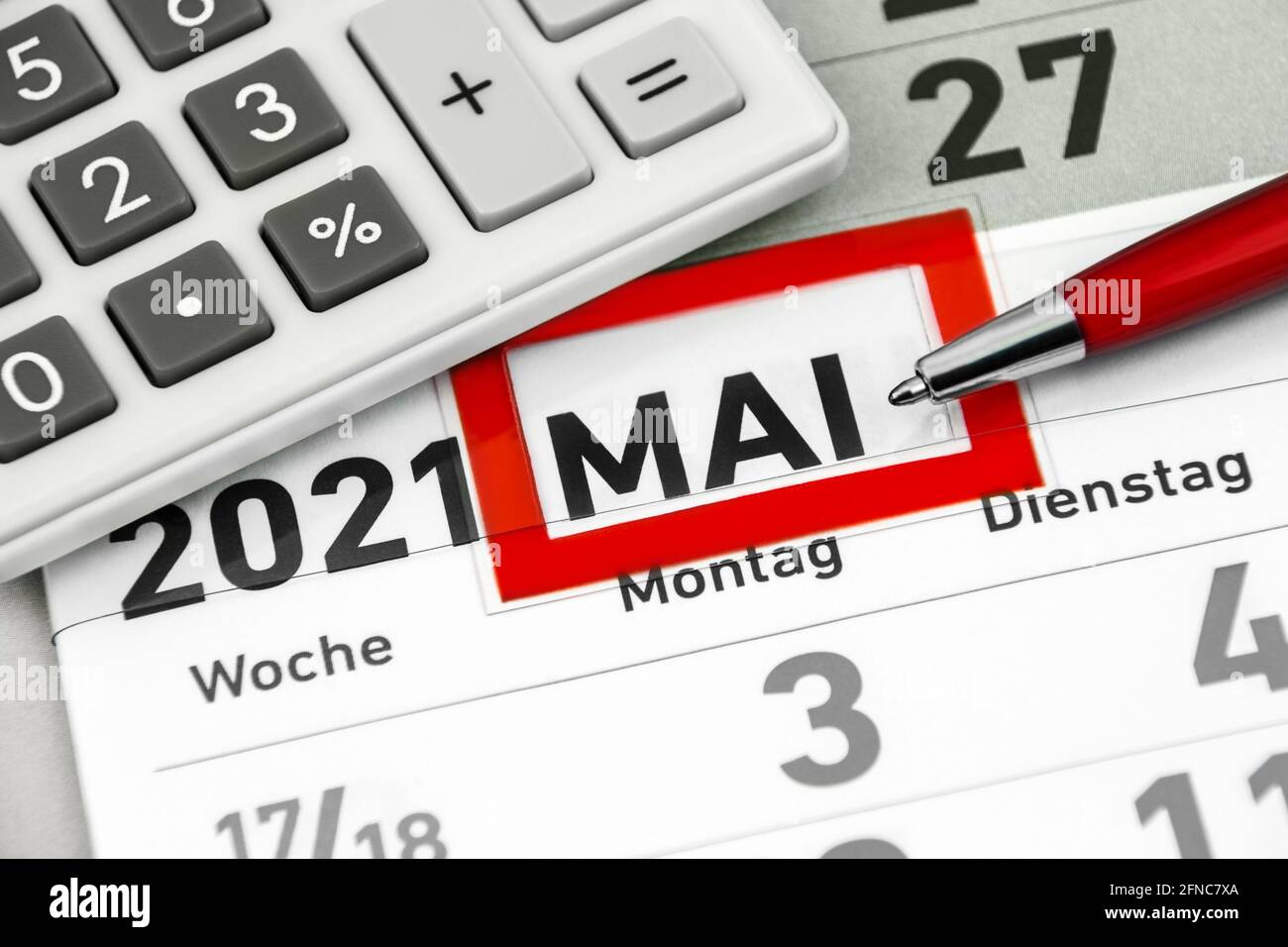 Kalender Monat Mai 2021 Und Rechner Stock Photo Alamy