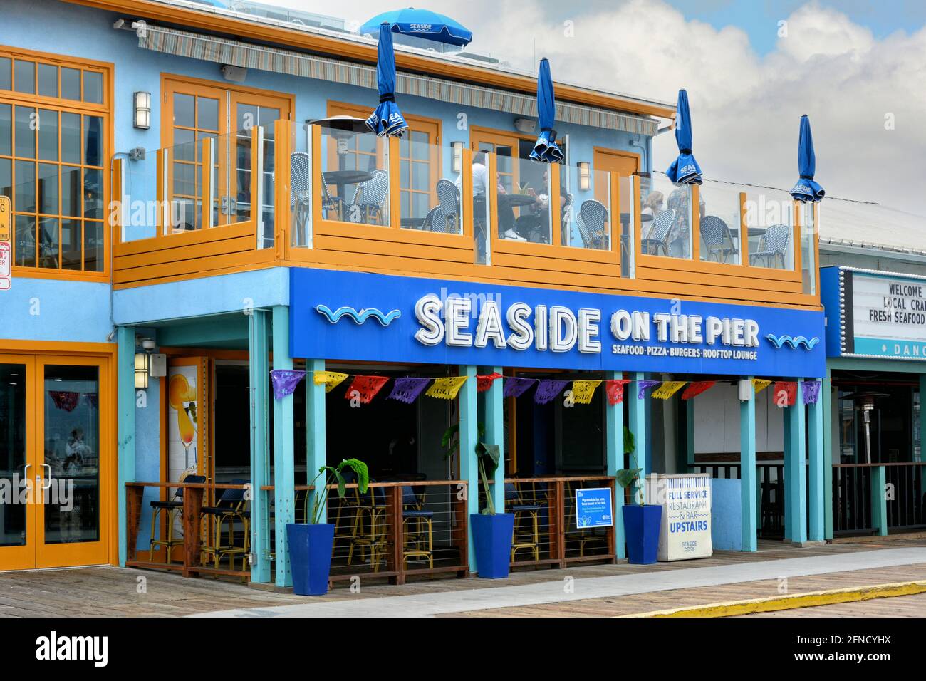 SANTA MONICA, CALIFORNIA - 15 MAY 2021: Seaside On The Pier a dining ...