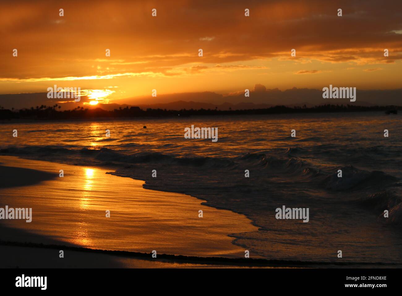 Sonnenuntergang in der Dominikanischen Republik bei Punta Cana/ Dominican Republic Stock Photo