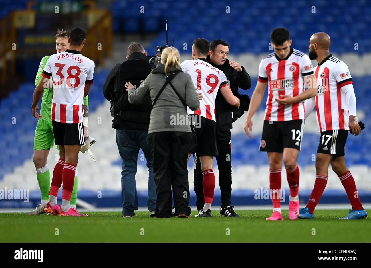 Sheffield United interim manager Paul Heckingbottom and player Jack Robinson celebrate after the final whistle during the Premier League match at Goodison Park, Liverpool. Picture date: Sunday May 16, 2021. Stock Photo