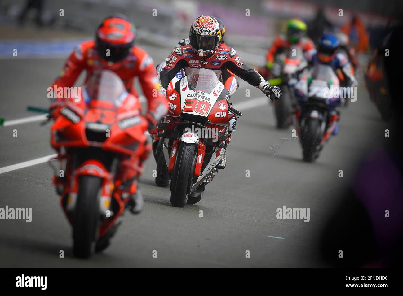 Le Mans, France. 16th May, 2021. Races of MotoGP SHARK Grand Prix of France  at Le Mans circuit, Francia May 16, 2021 In picture: Change motos on pit  Carreras del Gran Premio