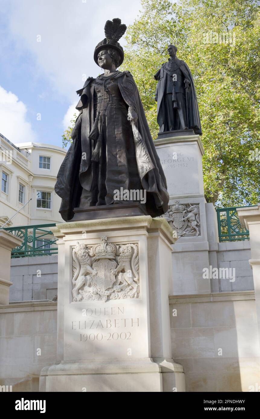 Queen mother statue the mall hires stock photography and images Alamy