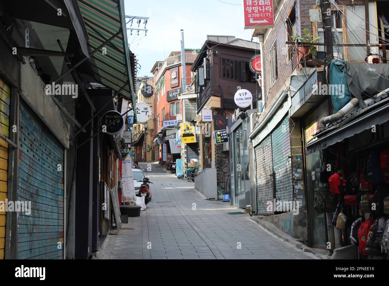 Quiet commercial alleyway in Itaewon, Seoul, Korea Stock Photo