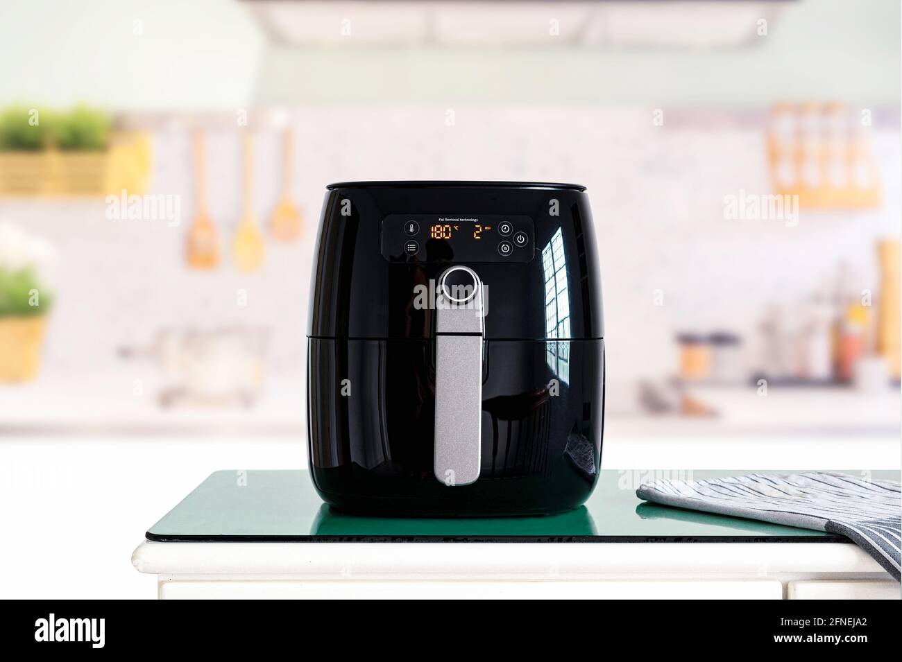 Air fryer hi-res stock photography and images - Alamy