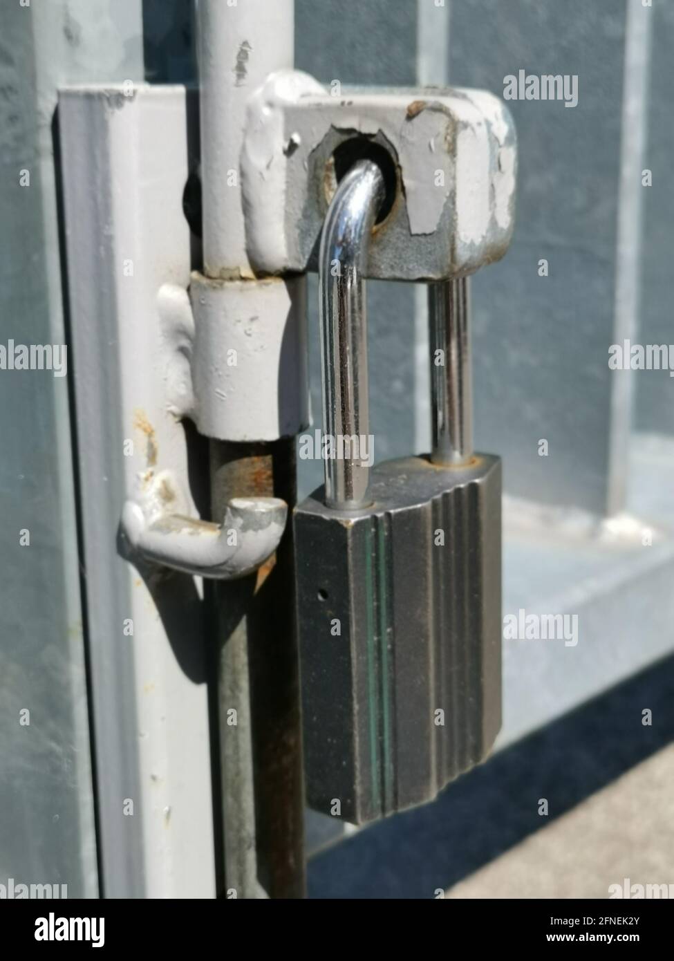 Vertical shot gate lock hi-res stock photography and images - Alamy