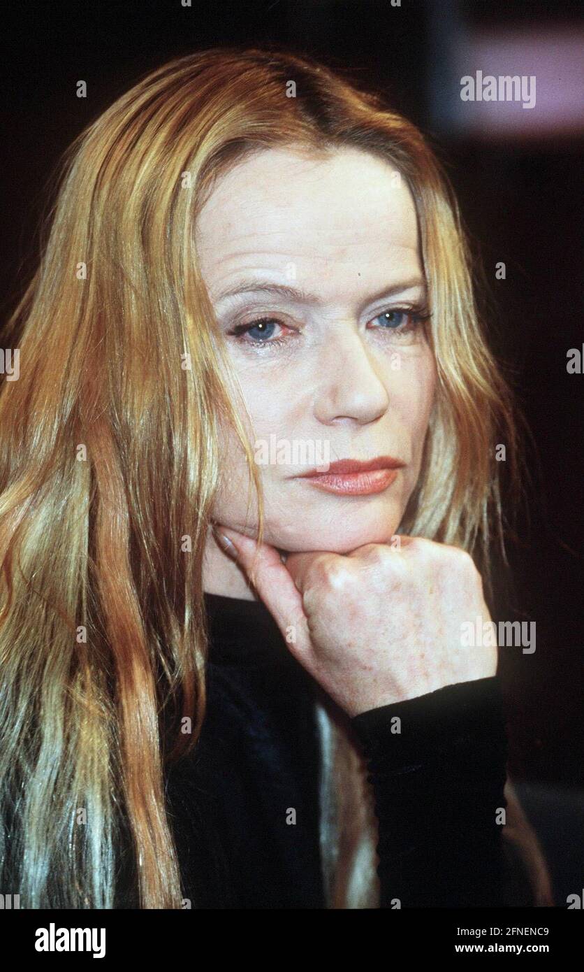 In the 60s and 70s she was the German super model all over the world: Veruschka von Lehndorff (photo). She achieved film fame with the cult film 'Blow up'. Today the performance artist is 64 years old and talks in a newspaper interview (SZ, February 15, 2003) about her sad childhood: she was taken into clan custody by the Gestapo and put into children's homes because her father had belonged to the conspirators who wanted to assassinate Hitler. Even today, Veruschka, who lives mainly in New York, claims East Prussia as her true homeland.n [automated translation] Stock Photo