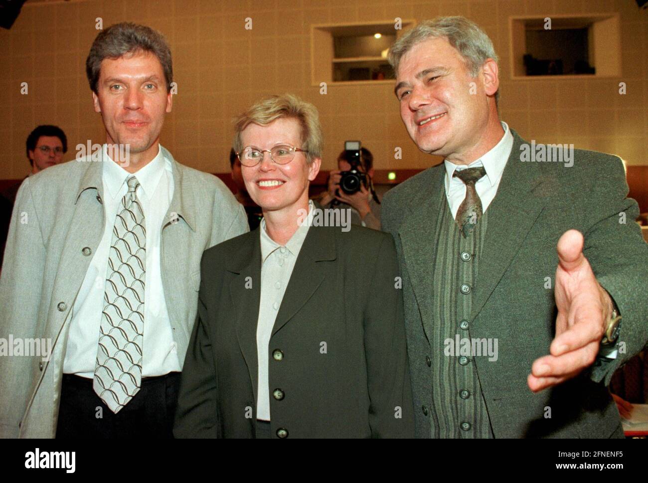 After their nomination as first PDS ministers, Helmut Holter (Building and Labour), Martina Bunge (Social Affairs) and Wolfgang Methling (Environment and Agriculture) present themselves at the PDS state party conference in Mecklenburg-Western Pomerania (from left to right). [automated translation] Stock Photo