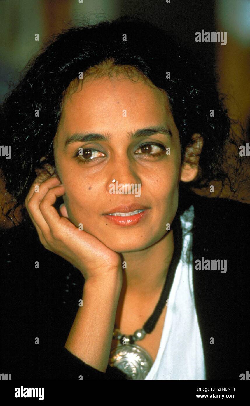 Arundhati Roy, writer [automated translation] Stock Photo